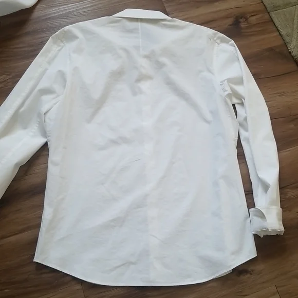 Lululemon athletica button down shirts. - Picture 4 of 4
